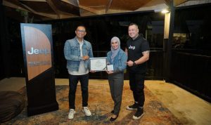 Ajang IIMS 2023, Sales Consultant Jeep Kalla Kars Raih Outstanding Sales Achievement dari T DAS Indonesia Motor 