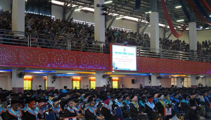 Wisuda ke 80 Unismuh Makassar, Rektor Kukuhkan 1805 Alumni, 1103 Lulus dengan Predikat Cum Laude