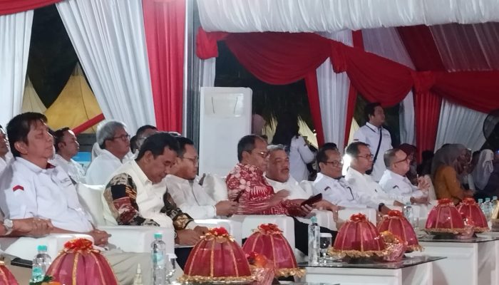 BIK 2023 Kembali Digelar, Kepala OJK Sulampua Bersama Pemerintah Daerah dan Perbankan Komitmen Bantu Salurkan KUR Bagi Pedagang