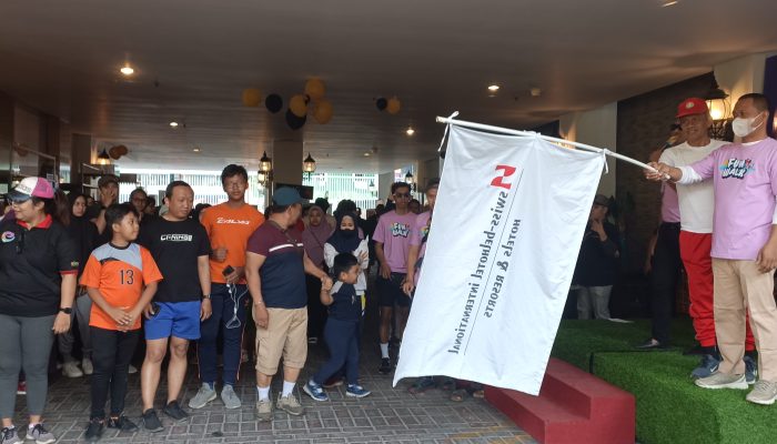 Berhadiah Umroh Swissbelcourt Makassar Sukses Gelar Fun Walk