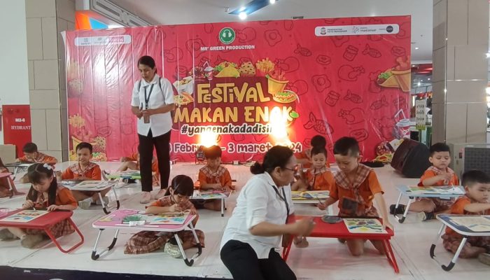 Meningkatkan Kreativitas Anak TK Bina Kasih Ajak Siswa Ikut Lomba Melukis di Acara Festival Makan Enak Mr Green Production