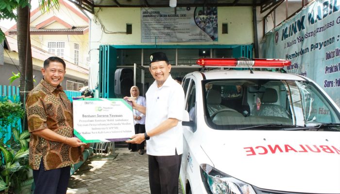 TJSL Pegadaian Kanwil VI Makassar Serahkan Bantuan Mobil Ambulance