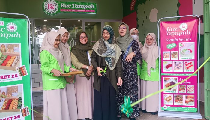 Cari Penganan Tradisional yang Enak, Toko Kue Tampah Hadir di Ratulangi dan Perintis Makassar