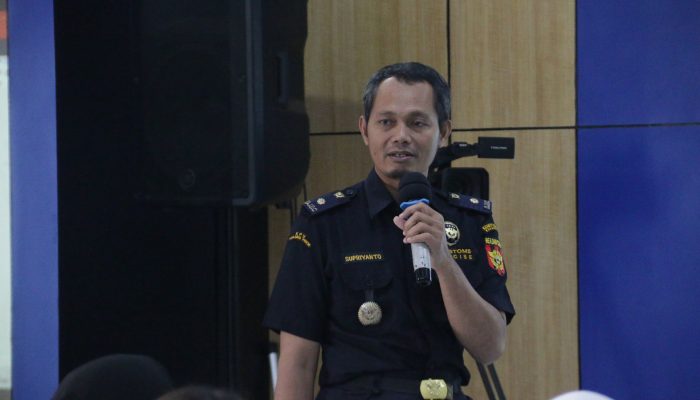 Bea Cukai Makassar Gelar Sosialisasi Anti Korupsi, Anti Gratifikasi, Dan Peraturan Menteri Keuangan Tentang Barang Bawaan Penumpang, Awak Sarana Pengangkut, Dan Barang Kiriman