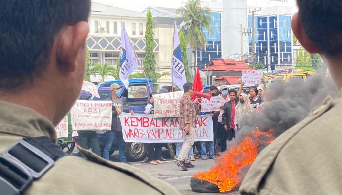 Kecewa dengan Anggota dewan Dapil Manggala Panakkukang, Warga Alla-ala Geruduk Kantor DPRD Makassar Menuntut Keadilan