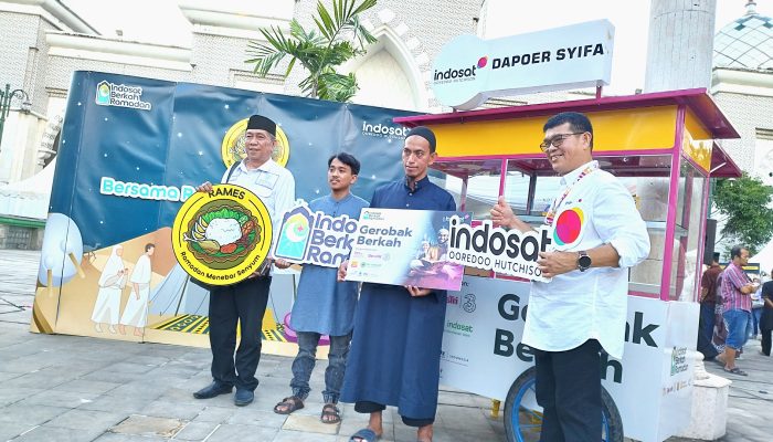Angkat Potensi UMKM Lokal, Indosat Berbagi 1.500 Porsi Hidangan Berbuka Untuk Warga Makassar