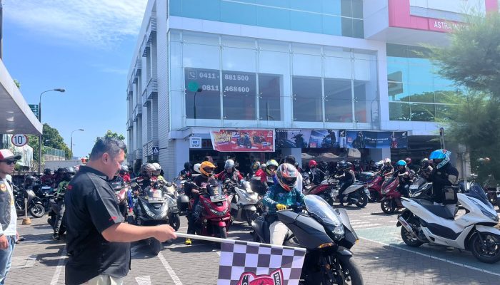 Rolling City Touring Honda PCX Club Indonesia di Makassar Berlangsung Meriah
