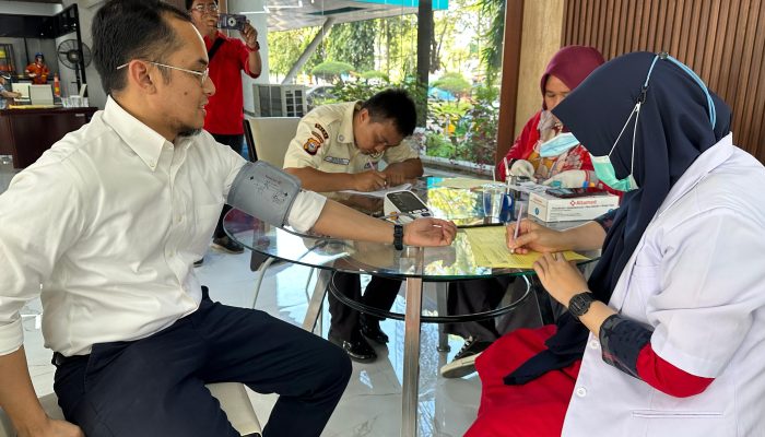 Bersama Pemprov Sulawesi Selatan, Pegawai PLN UID Sulselrabar Donorkan Darah Untuk Kemanusiaan