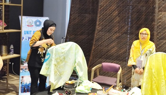 Hotel Mercure Makassar Nexa Pettarani Merayakan Hari Batik Nasional 2024