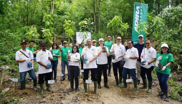 Adira Finance Wujudkan Komitmen ‘Sayang Bumiku’ Melalui Penanaman Ribuan Pohon Alpukat di Semarang